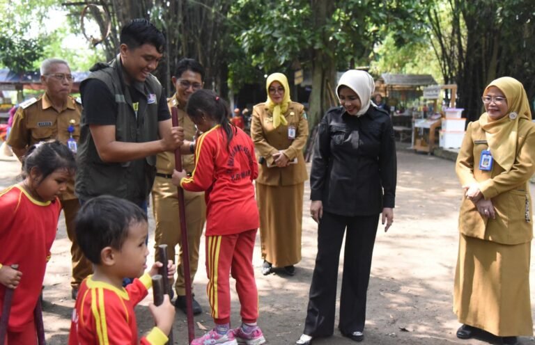 Wakil Bupati Sidoarjo Kunjungi Kampung Lali Gadget Wonoayu, Dorong Edukasi Anak Tanpa Gadget